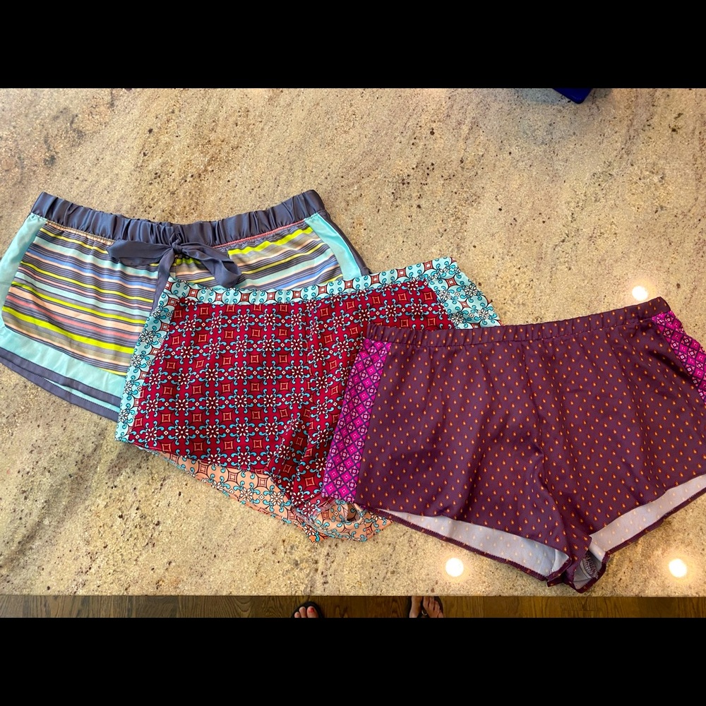3 Victoria Secret sleeping shorts (M)